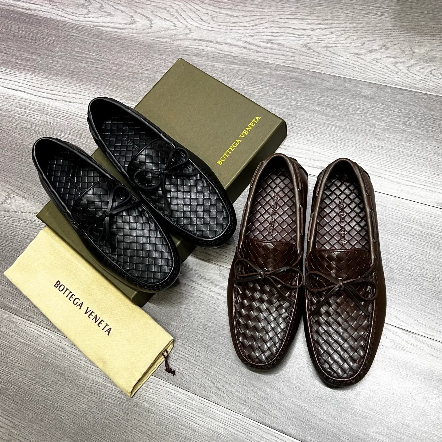 Factory price 480 BV〰️Purely handmade classic men's beanie shoes👉👉driving shoes, slip-on shoes, woven with cowhide imported from Italy, 💕water-dyed cowhide lining, 🔊original outsole, waterproof platform design, comfortable on the feet. A good choice for traveling and driving, two colors available, code number: 38-44, (45 can be customized)